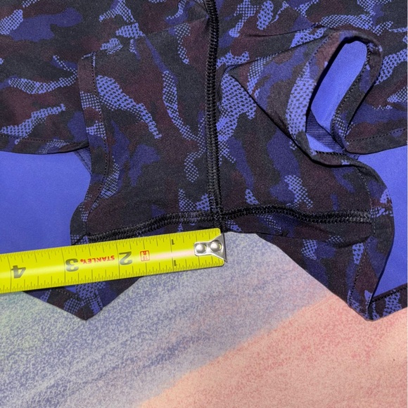 Lululemon Speed Short Mini Hounds Camo Emperor Blue Black/Black Size 4 - Picture 7 of 7
